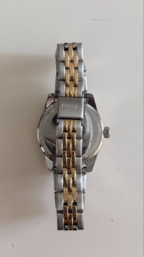 Fossil Two-Tone Crystal Dial Watch with Box (Category: Women's Watches) located in Pasig City. Submitted by ymirgm (Listing ID 1469446828, Image 3). Description: ✨ FOSSIL WATCH FOR SALE ✨ 💎 BRAND NEW Fossil Scarlette Mini Multi Stainless Steel Watch Model: ES4949 🎁 Originally received as a gift 🏷️ Original listed price: ₱10,850 📦 Comes with Fossil watch box.