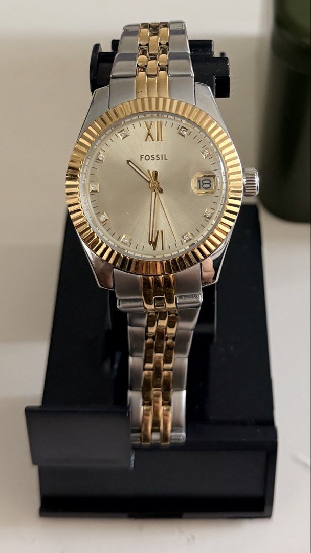 Fossil Two-Tone Crystal Dial Watch with Box (Category: Women's Watches) located in Pasig City. Submitted by ymirgm (Listing ID 1469446828, Image 2). Description: ✨ FOSSIL WATCH FOR SALE ✨ 💎 BRAND NEW Fossil Scarlette Mini Multi Stainless Steel Watch Model: ES4949 🎁 Originally received as a gift 🏷️ Original listed price: ₱10,850 📦 Comes with Fossil watch box.