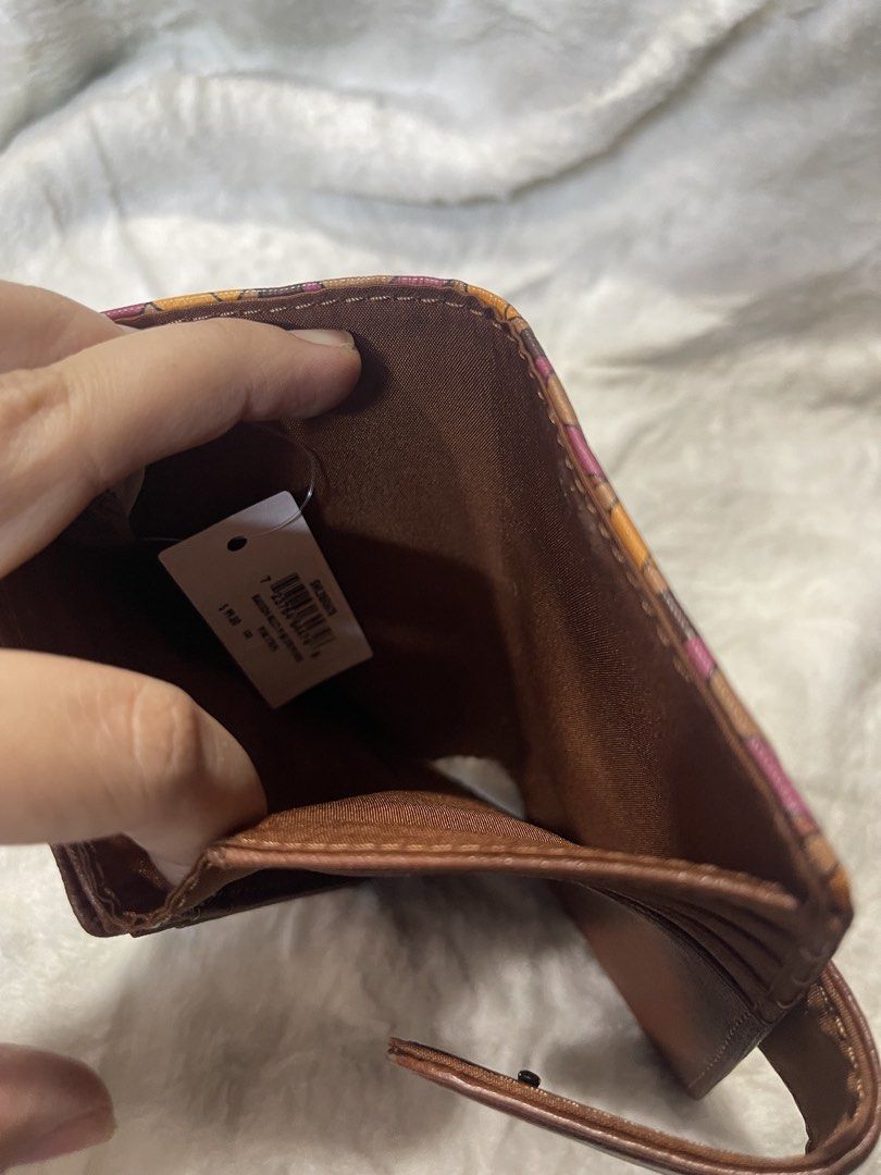 Fossil wallet (new1) (Category: Wallets & Card holders) located in Baguio. Submitted by affordaprice_2600baguio (Listing ID 1469394772, Image 3). Description: From US .