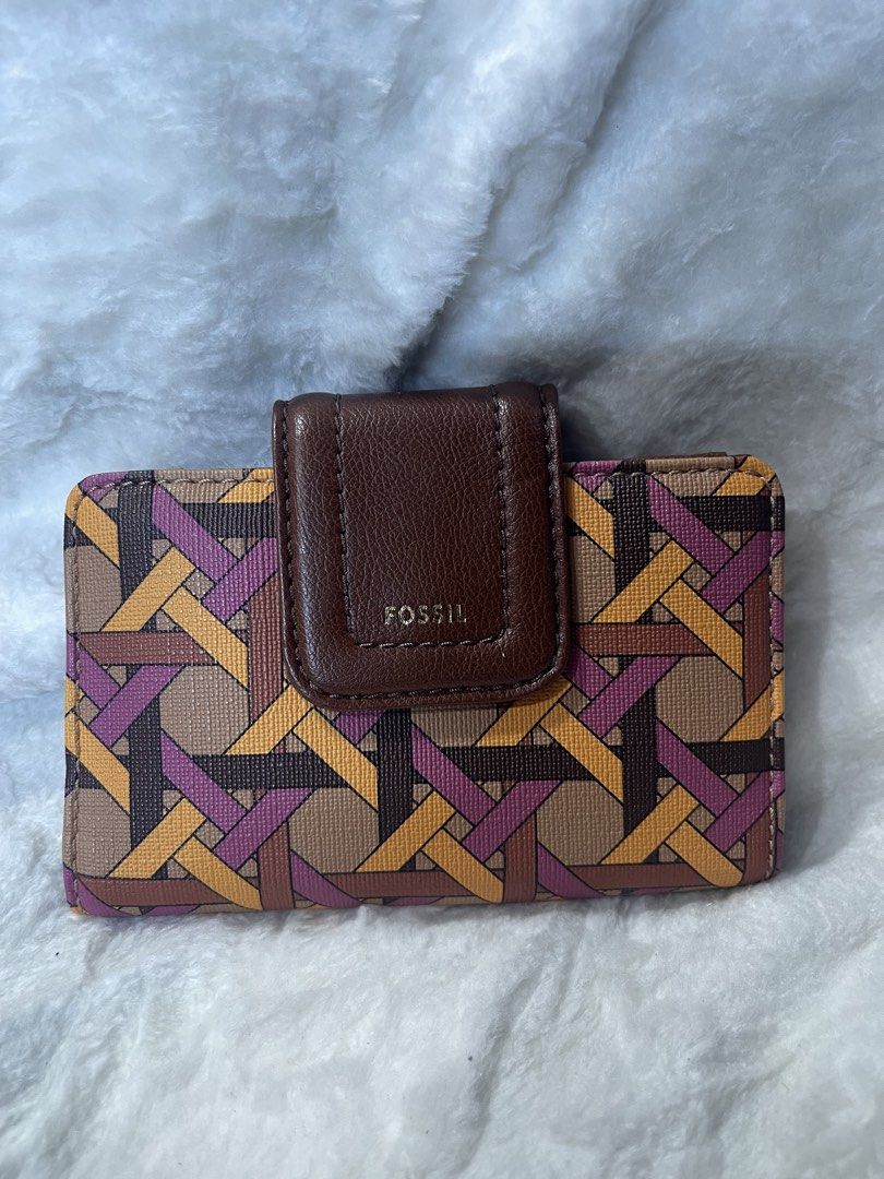 Fossil wallet (new1) (Category: Wallets & Card holders) located in Baguio. Submitted by affordaprice_2600baguio (Listing ID 1469394772, Image 1). Description: From US .