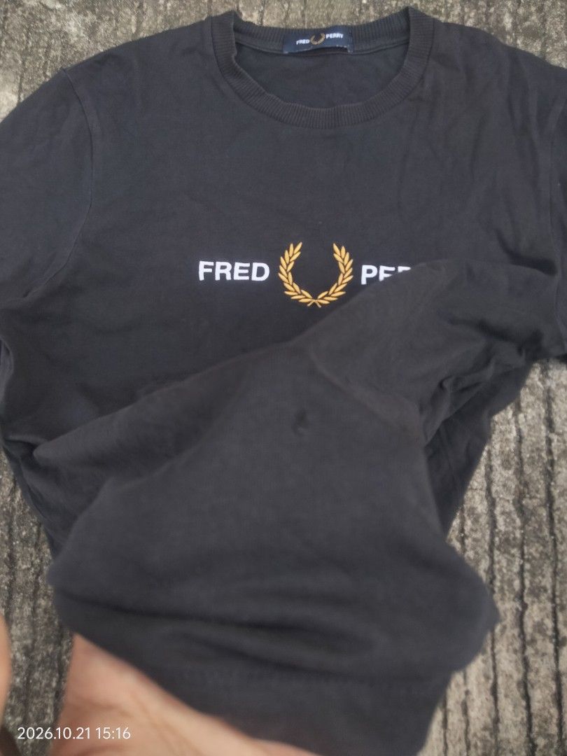Fred Perry Shirt (Category: Tshirts & Polo Shirts ) located in Caloocan City. Submitted by haruconcep52476 (Listing ID 1469459129, Image 3). Description: Dimensions W20×L27 Good condition Color rate 9.5 Issue repaired pinhole Already wash.