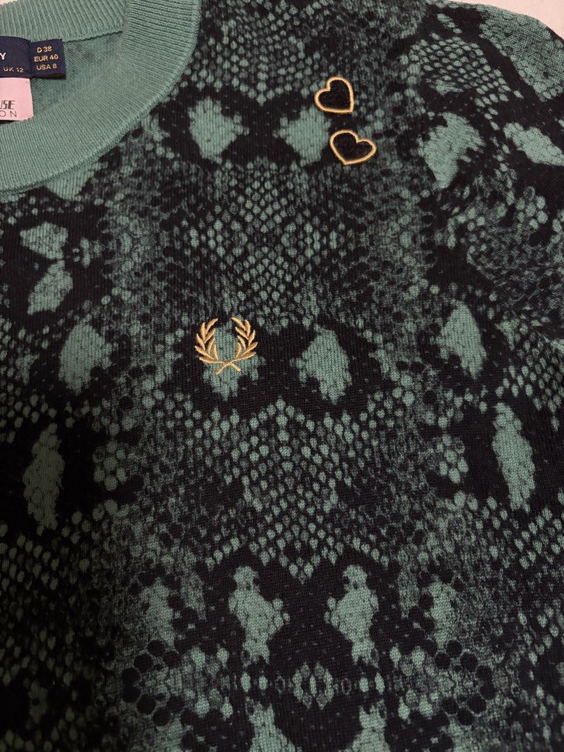 Fred Perry Snakeskin Shirt (Category: Shirts) located in Pasig City. Submitted by chamoisee (Listing ID 1469520336, Image 3). Description: Fred Perry Snakeskin Shirt Terry Fabric size usa 8 xxs 18”x22”.