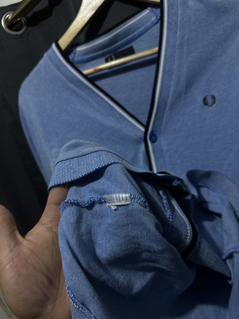 Fred Perry Tipped Knit Cardigan (Category: Coats, Jackets and Outerwear) located in Buenavista. Submitted by themodernrack (Listing ID 1469437823, Image 3). Description: .