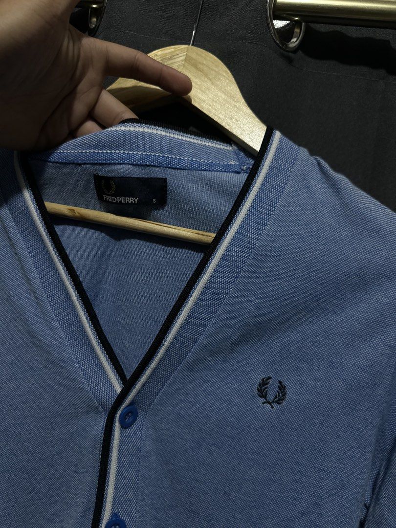 Fred Perry Tipped Knit Cardigan (Category: Coats, Jackets and Outerwear) located in Buenavista. Submitted by themodernrack (Listing ID 1469437823, Image 2). Description: .