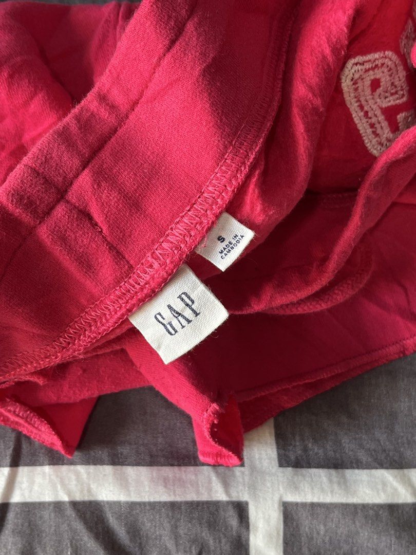 FREE SF | Gap Cotton Y2K Shorts (Category: Shorts) located in Baguio. Submitted by the.lostwardrobe (Listing ID 1469464876, Image 3). Description: Gap Cotton Shorts - waistline fits until 32 - length: 11 inches - no flaws/issues Loc: Baguio City PHP 280 shipped (fixed).