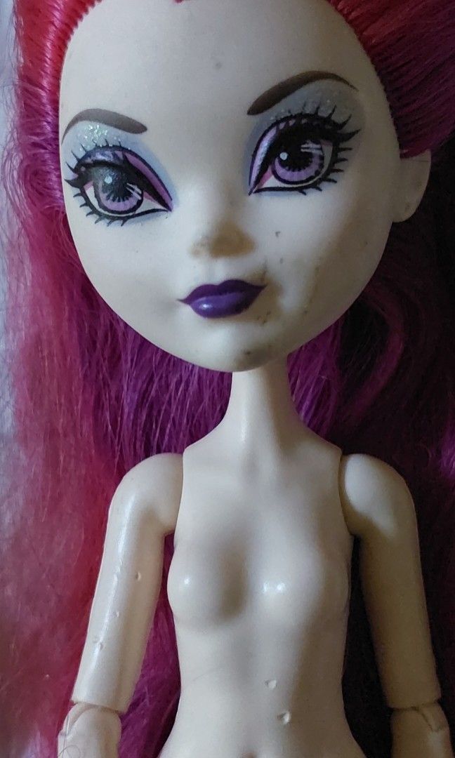FS FLAWED MIRA SHARDS EVER AFTER HIGH DOLL (Category: Figurines & Statues) located in Las Pinas. Submitted by g.bonx (Listing ID 1469541432, Image 2). Description: fs nude flawed mira shards! - has obvious chewed marks on the back, torso, feet, legs - no clothes / shoes - no cut hair / smooth - has dirt marks on the face that needs to be clean MOP: GCASH MOD: JNT DM IF INTERESTED AND FURTHER MORE DETAILS 📩‼️.