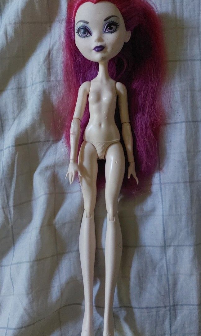 FS FLAWED MIRA SHARDS EVER AFTER HIGH DOLL (Category: Figurines & Statues) located in Las Pinas. Submitted by g.bonx (Listing ID 1469541432, Image 1). Description: fs nude flawed mira shards! - has obvious chewed marks on the back, torso, feet, legs - no clothes / shoes - no cut hair / smooth - has dirt marks on the face that needs to be clean MOP: GCASH MOD: JNT DM IF INTERESTED AND FURTHER MORE DETAILS 📩‼️.