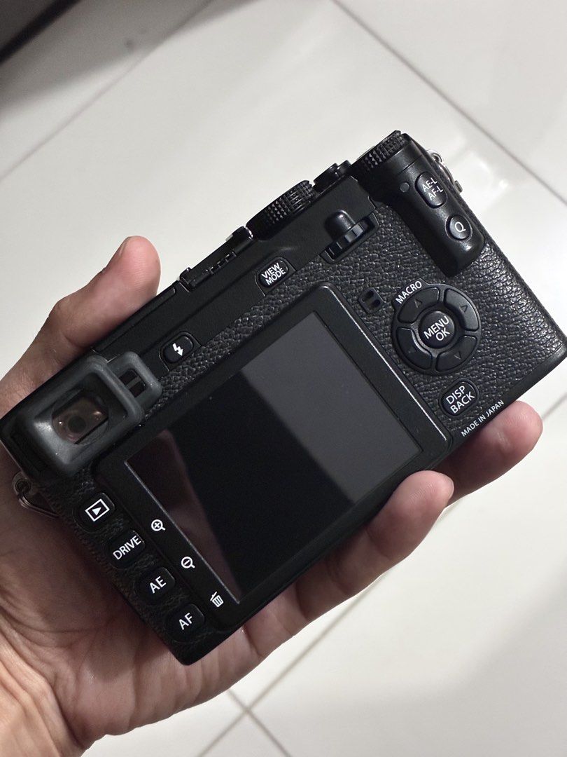 Fujifilm X-E1 Mirrorless Camera Body Black (Category: Cameras) located in Luisiana. Submitted by ganoceja (Listing ID 1469525865, Image 3). Description: Like new! Fuji Fujifilm X-E1 Body P19k. Slightly nego. No issues! 90% in mint condition. Very minimal scratches on rubber and screen. Meet up location: 📍C5 Shell near McKinley 📍SM Aura 📍Market Market 📍Uptown Mall 📍One Ayala Mode of payment: Gcash or bank transfer ONLY. PM for details! .