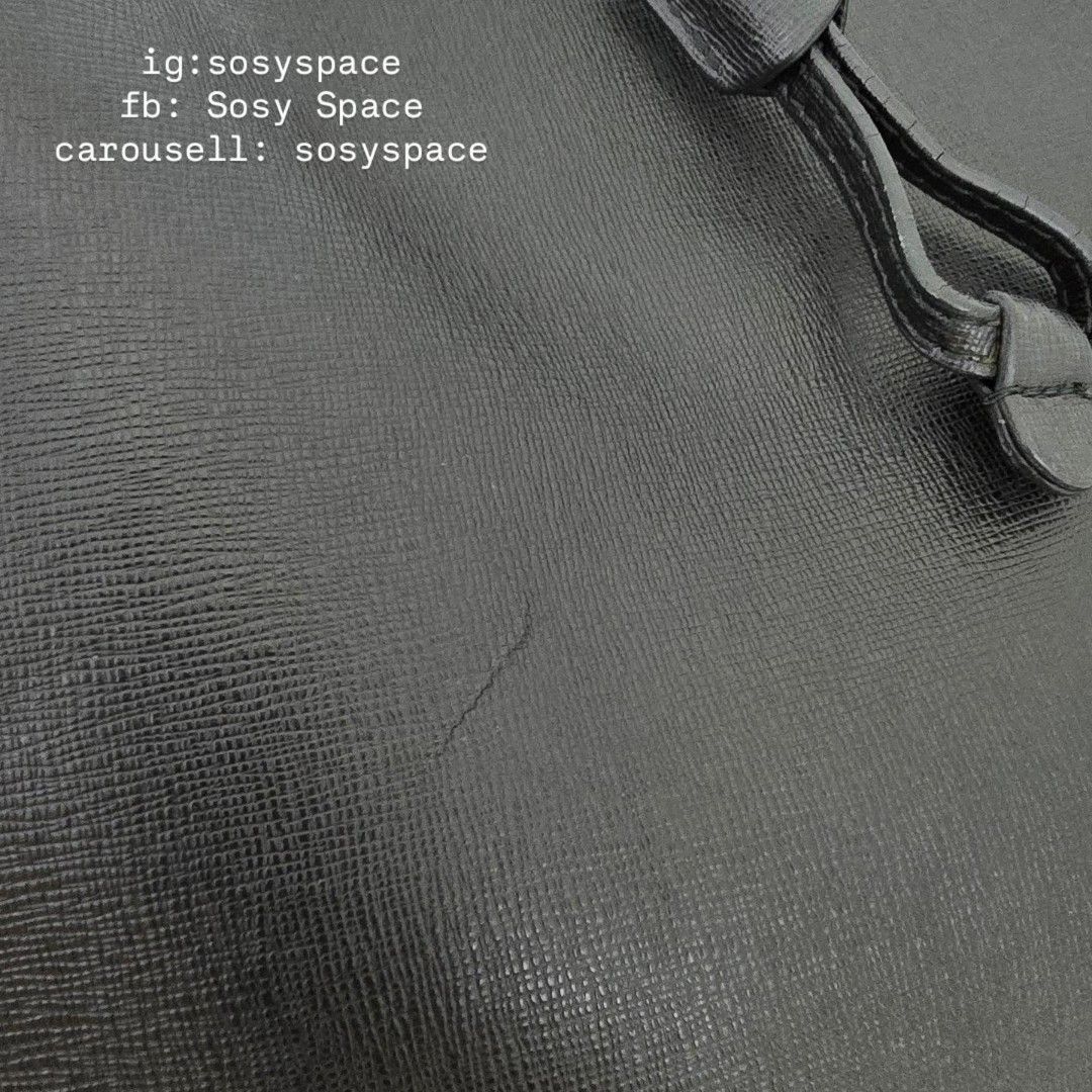 Furla Black Drawstring Bucket Stacy Bag (Category: Luxury Bags & Wallets) located in Lucena. Submitted by sosyspace (Listing ID 1469445016, Image 2). Description: FURLA 01B1P135 Black Stacy Bucket Bag Made of durable scratch resistant saffiano textured calfskin leather. Minimalist gold-toned hardware Deawstring closure 27 x 10 x 31 cm Condition: PRELOVED has signs of use still in good condition for me Final Price: PHP 4,000 + HF + SF 🩵🩵🩵🩵🩵🩵