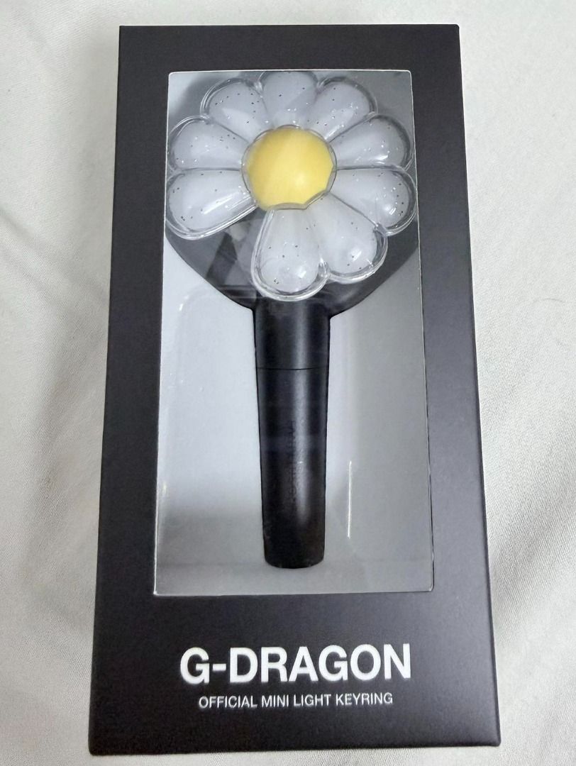 G DRAGON MINI LIGHT KEYRING (Category: K-Wave Merchandise) located in Manila. Submitted by Kpopatmnl (Listing ID 1469520822, Image 2). Description: ON HAND BRAND NEW SEALED.