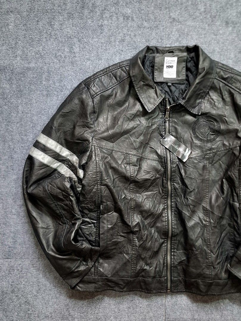 Game Of Thrones x HBO Black Leather Jacket (Category: Coats, Jackets and Outerwear) located in Las Pinas. Submitted by nevergetsold.ph (Listing ID 1469492934, Image 2). Description: Game Of Thrones x HBO Black Leather Jacket Color Rate: 10/10 Condition Rate: 10/10 Best fit to Large - XL Dimentions (inches) Width: 26 Length: 27 Sleeve Length: 27 Issues: none.