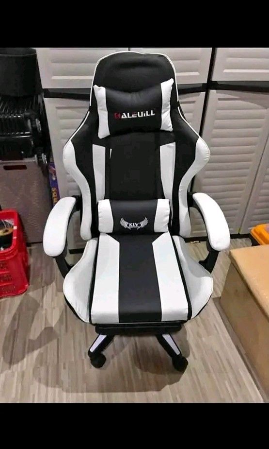 Gaming Chair (Category: Looking For) located in Manila. Submitted by zealshark_101b0c (Listing ID 1469488414, Image 2). Description: .
