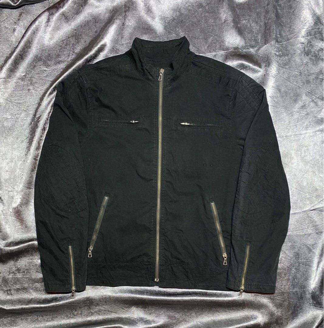 GAP Black Full Zip Jacket XL (Category: Coats, Jackets and Outerwear) located in Cavite. Submitted by bellewii (Listing ID 1469548759, Image 1). Description: - Brand: Gap - Condition: Brand new with tags attached - Size: XL - Color: Black - Origin: Made in Indonesia - Design: High collar with full metal zipper front - Pockets: Multiple zipper pockets on the chest and lower front - Details: Zippered cuffs, Gap branded hardware, and stylish inner l