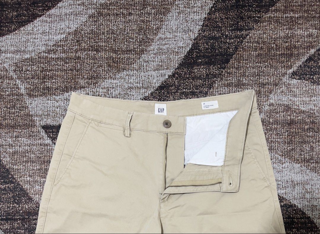GAP Essential Khaki Shorts (Category: Shorts) located in Rizal. Submitted by ithriftph_ (Listing ID 1469506122, Image 2). Description: 🔻 Details 🔻 GAP Essential Khaki Shorts Authentic Comeplete Tags Waistline: 31" Good fit to 32" Length: 19.5" Leg hole: 10.5 Color rate: 9/10 Condition: 9/10 No issue Price: 300 pesos Reminders: Color may vary due to lighting and your screen resolution. Note: Ready to wear (already washed) Mode of Payment: 📌 Gca