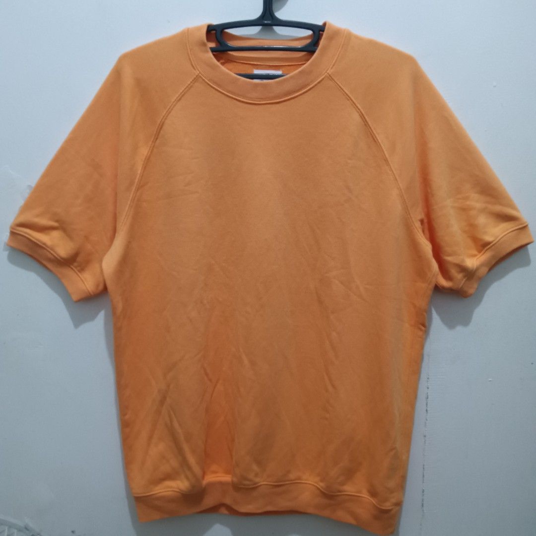 GAP Orange Shirt (Category: Tshirts & Polo Shirts ) located in Caloocan City. Submitted by jaychingsss (Listing ID 1469499078, Image 1). Description: Gap Orange Shirt - 200 22x28 Color Rate: 9.5/10 No issue Like New Condition Complete Tags NEED WASH.