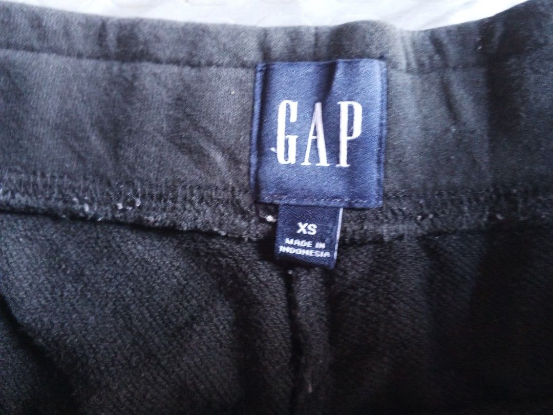 GAP SHORTS (Category: Shorts) located in San Carlos City. Submitted by sweetfurie (Listing ID 1469426533, Image 2). Description: .