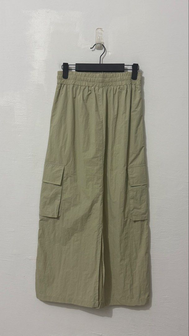 GARTERIZED Cargo Skirt (Category: Skirts) located in Cordova. Submitted by thedecluterrer (Listing ID 1469534751, Image 3). Description: LENGTH 34 WAIST 24-28”.
