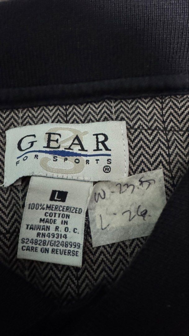 Gear Polo Shirt (Category: Tshirts & Polo Shirts ) located in Lipa City. Submitted by scrap.threads (Listing ID 1469478520, Image 2). Description: Item: Gear Polo Shirt *Altered length* Price: 350 Dimes: Width - 23.5 Length - 26 Issue: none Lipa City Ship via J&T (Shouldered by buyer) Payment via Gcash ***Notice*** Color may vary due to lighting. Payment first. Item/s are thrifted or used condition unless stated otherwise. Please manage your expe