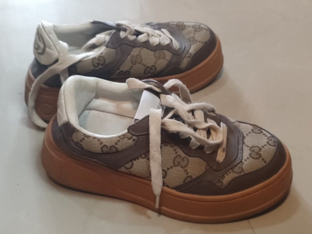 Gg sneaker (Category: Sneakers & Footwear) located in Sindangan. Submitted by branden_line (Listing ID 1469505297, Image 3). Description: Gucci women's sneaker size 6.