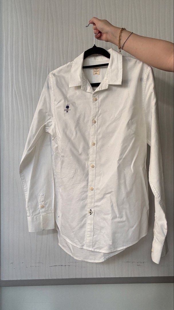 Giordano White a Longsleeve Top (Category: Blouses) located in Quezon City. Submitted by shoppingcl (Listing ID 1469467500, Image 1). Description: • Brand new, never been used • Size runs small.
