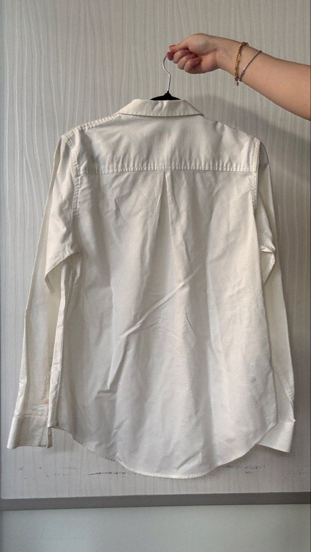 Giordano White a Longsleeve Top (Category: Blouses) located in Quezon City. Submitted by shoppingcl (Listing ID 1469467500, Image 2). Description: • Brand new, never been used • Size runs small.