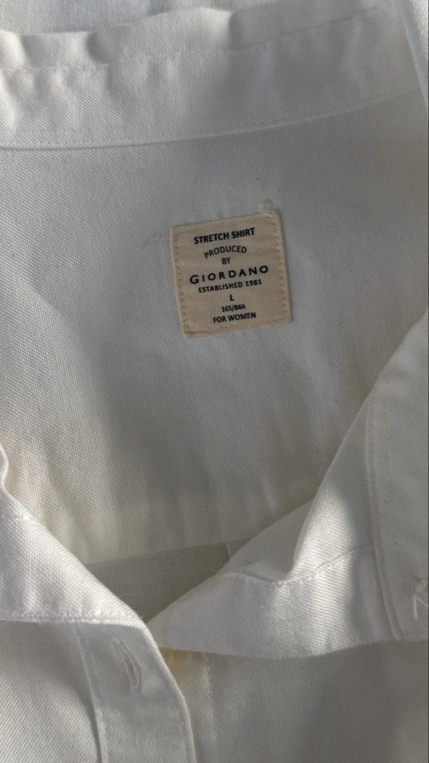Giordano White a Longsleeve Top (Category: Blouses) located in Quezon City. Submitted by shoppingcl (Listing ID 1469467500, Image 3). Description: • Brand new, never been used • Size runs small.