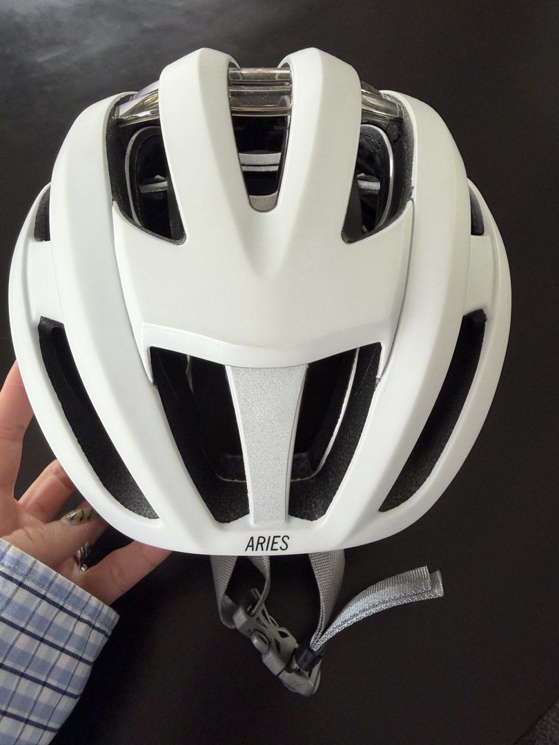 Giro Aries Spherical MIPS Bicycle Helmet White (Category: Bicycles) located in Pasig City. Submitted by francesca.valdes98 (Listing ID 1469496869, Image 1). Description: - Brand: Giro Aries Spherical Road Cycling Helmet - Color: White with stylish silver straps - Size: Small (51-55cm head circumference) - Safety: Advanced MIPS safety system - Design: Ultra-lightweight with superior ventilation channels - Condition: Flawless, spotless shell, zero 