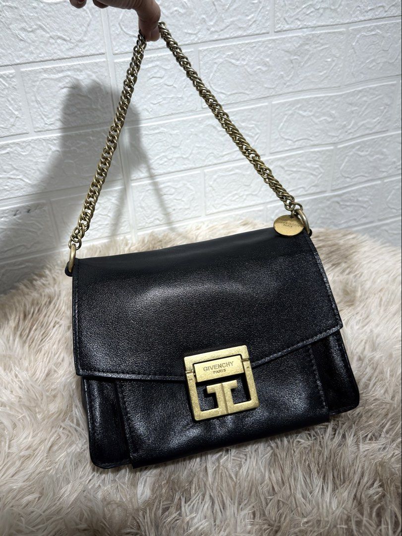 GIVENCHY GV3 KILI BAG (Category: Luxury Bags & Wallets) located in Daraga. Submitted by jasmor (Listing ID 1469403753, Image 2). Description: 🎀no issue 🎀spacious SOAFER GANDA SOSYALIN 💖 ✔️onhand 📦J&T courier .