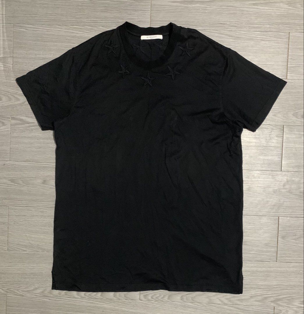 Givenchy Star Embroidered T-Shirt (Category: Luxury Apparel) located in Pozorrubio. Submitted by plco. (Listing ID 1469526398, Image 1). Description: Givenchy Star Embroidered T-Shirt L on tag 25x34 color rate: 10/10 complete tags bacon neck no other issues.