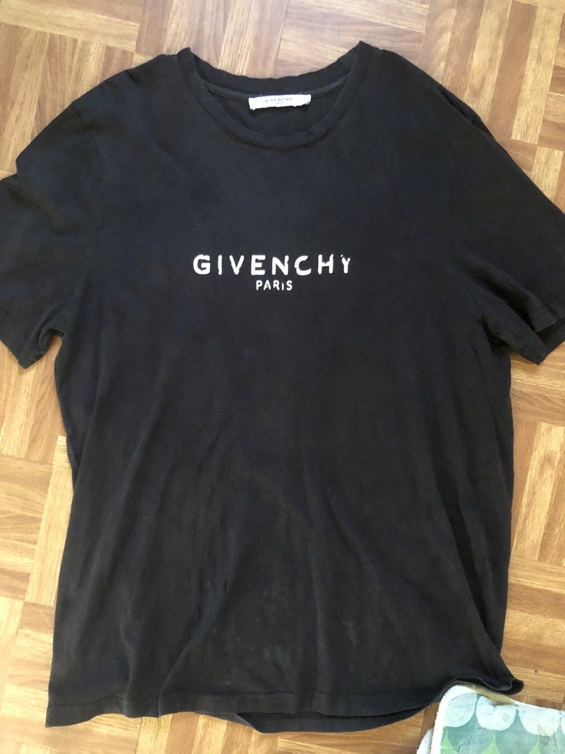 givenchy tshirt (Category: Tshirts & Polo Shirts ) located in San Jose. Submitted by palaboy0728 (Listing ID 1469424590, Image 1). Description: .