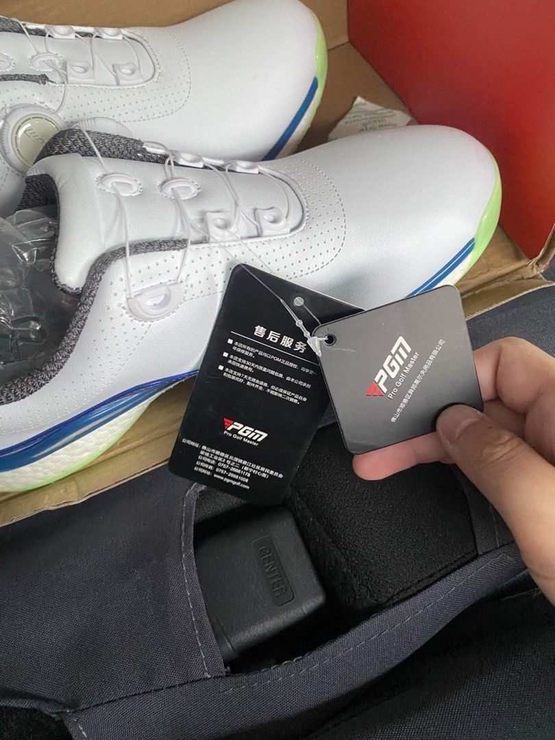 Golf Shoes (Junior) (Category: Golf) located in Quezon City. Submitted by irresistiblebam (Listing ID 1469404829, Image 2). Description: Brand: PGM Size: US 7.