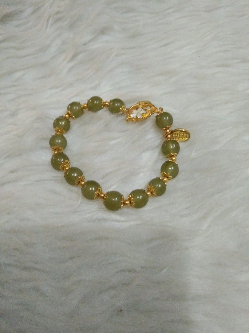 Green clear jade bracelet (Category: Bracelets) located in Quezon City. Submitted by eidorableshop (Listing ID 1469396658, Image 2). Description: .