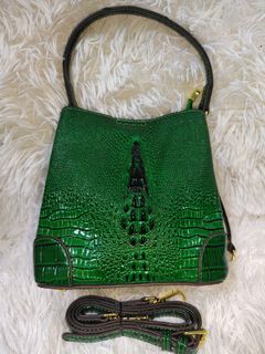 (Category: ) located in . Submitted by zhelcloset01 (Listing ID 1469505131, Image 1). Description: .