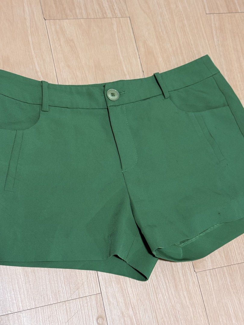 Green Formal Shorts (Category: Shorts) located in Lapu Lapu. Submitted by bzzzzarah (Listing ID 1469562952, Image 2). Description: Very breathable fabric Fabric is not too thick.