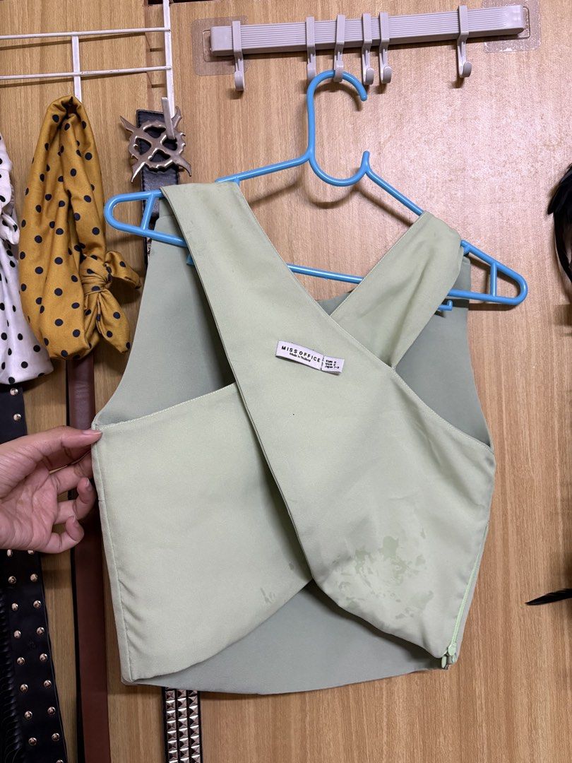 Green top (Category: Sleeveless) located in Manila. Submitted by yanag48 (Listing ID 1469547471, Image 2). Description: .