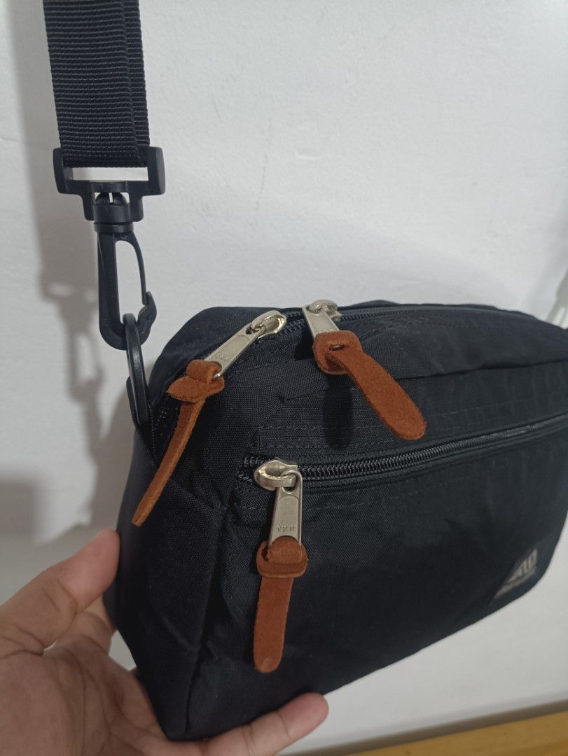 GREGORY SLING BAG (Category: Sling Bags) located in Calbayog City. Submitted by tetoysthrift89 (Listing ID 1469436294, Image 3). Description: GREGORY PADDED SLING BAG AS NEW CONDITION 3 COMPARTMENT CR 10/10 NO ISSUE.