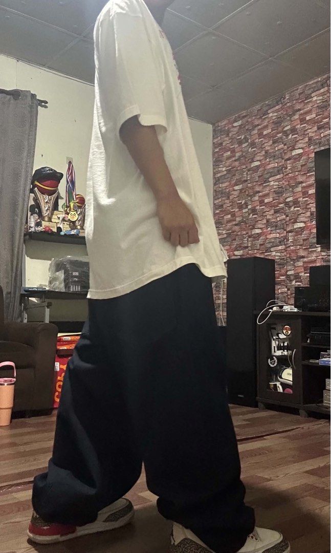 GU baggy pants size 36 (Category: Jeans) located in Manila. Submitted by timdelvalle131 (Listing ID 1469530113, Image 2). Description: excellent condition waist:36 length:39 leg hole:9.5 j&t Gcash payment .