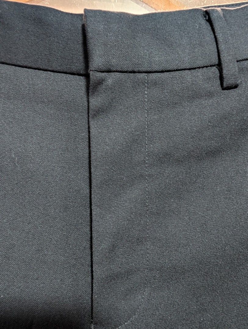 GU Black Pants Slacks (Category: Trousers) located in Santa Maria. Submitted by mjgaragesale (Listing ID 1469523176, Image 3). Description: GU Black Pants Slacks ◉ Condition 9.7/10 ◉ Size Large on tag ◉ Dimensions: W33-35 L38 ◉ Semi tapered cut ◉ 2 side front and 2 back pockets ◉ 63% Polyester, 35% Rayon 2% Polyurethane ◉ 100% Legit/Original Can also do meet up around Bulacan on weekdays and San Juan area on weekends..