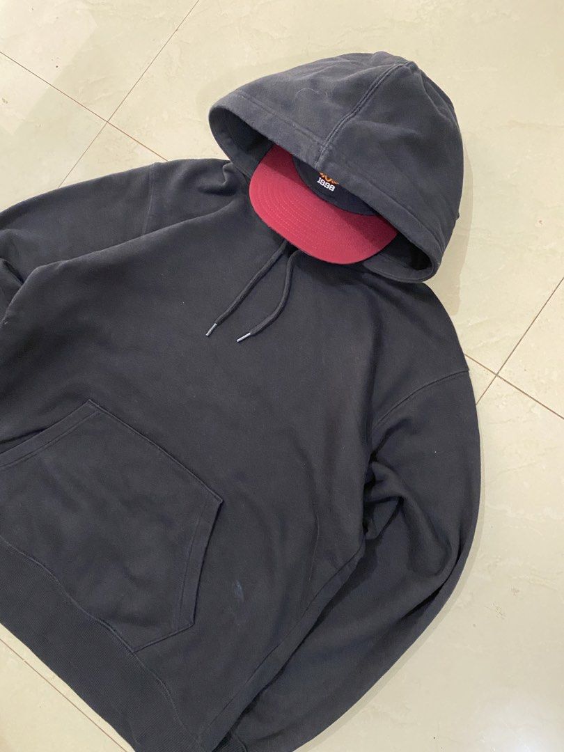 GU BLACK PULL OVER HOODIE JACKET (Category: Coats, Jackets and Outerwear) located in Talisay. Submitted by hustlethrift_2600 (Listing ID 1469525626, Image 2). Description: GU BLACK PULL OVER HOODIE JACKET M-L 22 W 26 L EXCELLENT CONDITION 9.8/10 COLOR RATE NO ISSUE - 749 🏷️.
