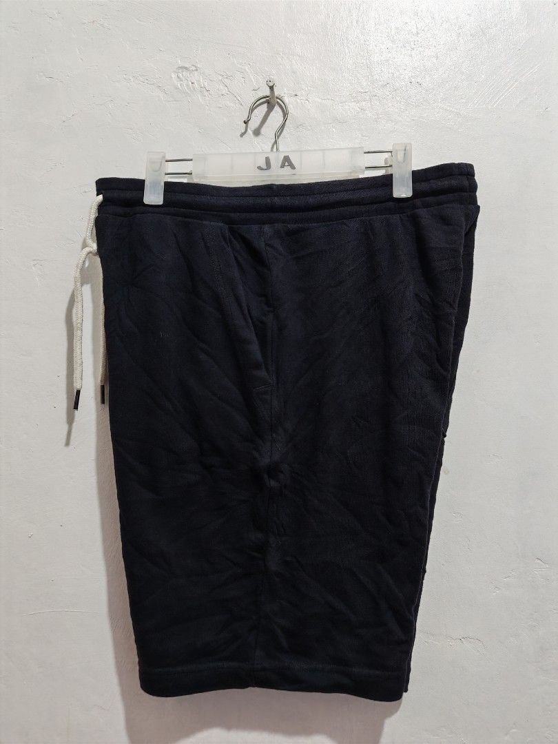 GU BLACK SWEATSHORT XL SIZE (Category: Shorts) located in Pili. Submitted by janrypalmerodelima (Listing ID 1469549093, Image 3). Description: GU BLACK SWEATSHORT DIMES:W 32-36 L 21 LO 11.5 CONDITION: EXCELLENT COLOR RATE: 10/10 ISSUE: NONE .