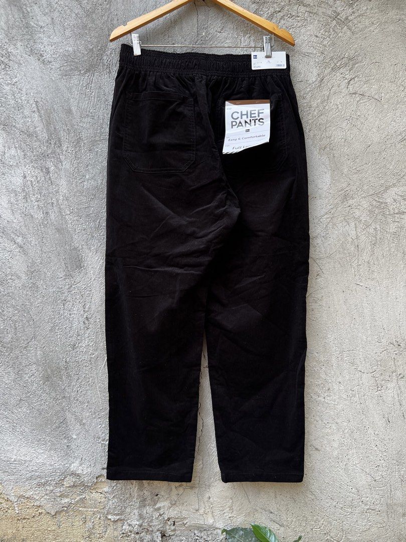 GU by UNIQLO Black pants (Category: Luxury Apparel) located in Cebu City. Submitted by kayekallie (Listing ID 1469501205, Image 2). Description: Authentic🫶Negotiable GU Black Pants Brandnew with tags Waist 31-39 stretchable Length 40 Hem 8.5 Excellent condition .