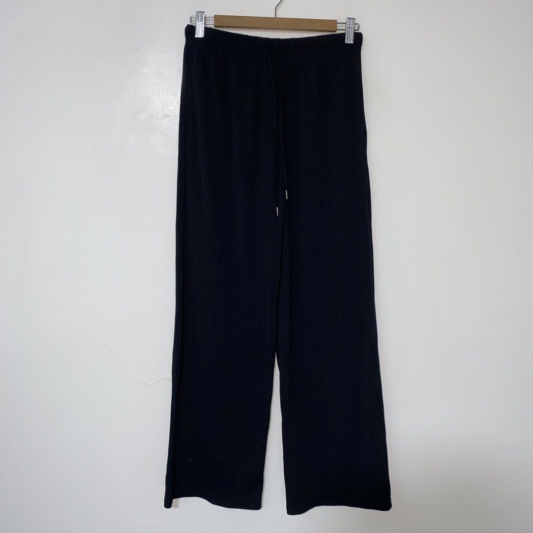 GU BY UNIQLO rib pull on pants (Category: Other Bottoms) located in San Jose del Monte. Submitted by mamiracky (Listing ID 1469404724, Image 3). Description: .