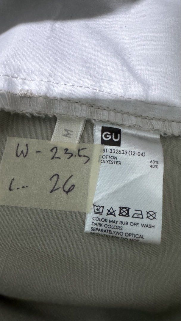 GU Chef Polo (Category: Tshirts & Polo Shirts ) located in Lipa City. Submitted by scrap.threads (Listing ID 1469458978, Image 2). Description: Item: GU Chef Polo Price: 500 Dimes: Width - 23.5 Length - 26 Issue: none Lipa City Ship via J&T (Shouldered by buyer) Payment via Gcash ***Notice*** Color may vary due to lighting. Payment first. Item/s are thrifted or used condition unless stated otherwise. Please manage your expectation..