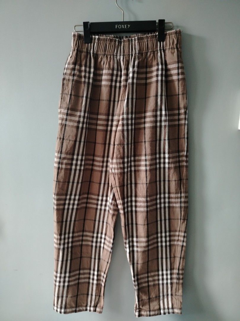 GU FLANNEL RELAXED TARTAN PANTS (Category: Trousers) located in Macabebe. Submitted by jnafashionshop (Listing ID 1469420671, Image 2). Description: 300 EACH +SF GU flannel relaxed pants small Waist: 26"-31" Length: 36.5" Excellent Condition Flaw/s: none All items are preloved May have minor unnoticed flaws — please manage your expectations. Color may vary due to lighting/screen. Sure buyers only. 📍PAMPANGA.