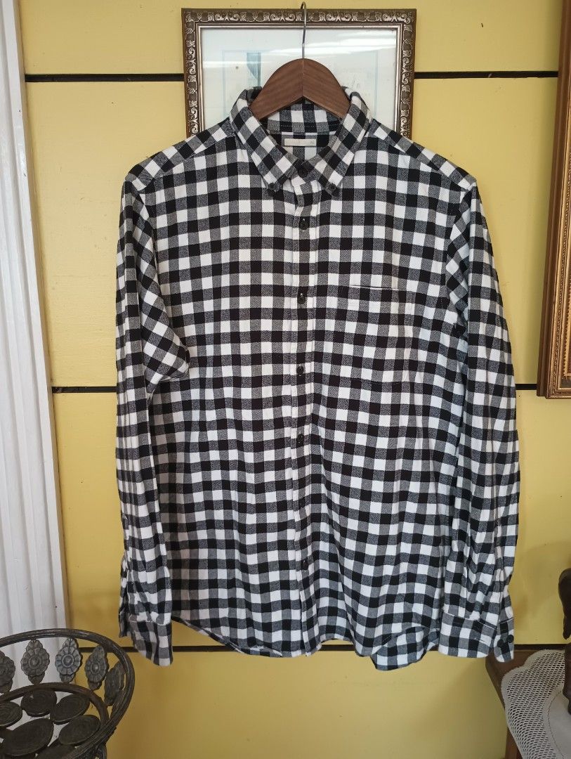 GU Flannel Shirt (Category: Formal Shirts) located in Las Pinas. Submitted by preloved_manila (Listing ID 1469453977, Image 1). Description: Brand: GU Size: XL (23x29).