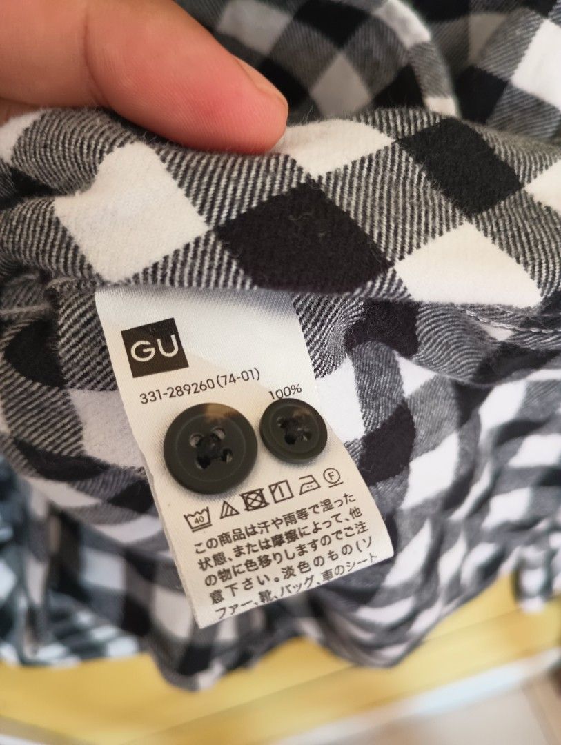 GU Flannel Shirt (Category: Formal Shirts) located in Las Pinas. Submitted by preloved_manila (Listing ID 1469453977, Image 3). Description: Brand: GU Size: XL (23x29).