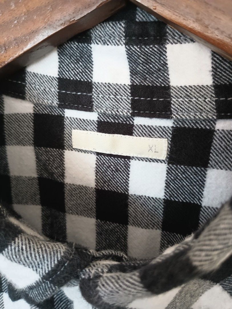 GU Flannel Shirt (Category: Formal Shirts) located in Las Pinas. Submitted by preloved_manila (Listing ID 1469453977, Image 2). Description: Brand: GU Size: XL (23x29).