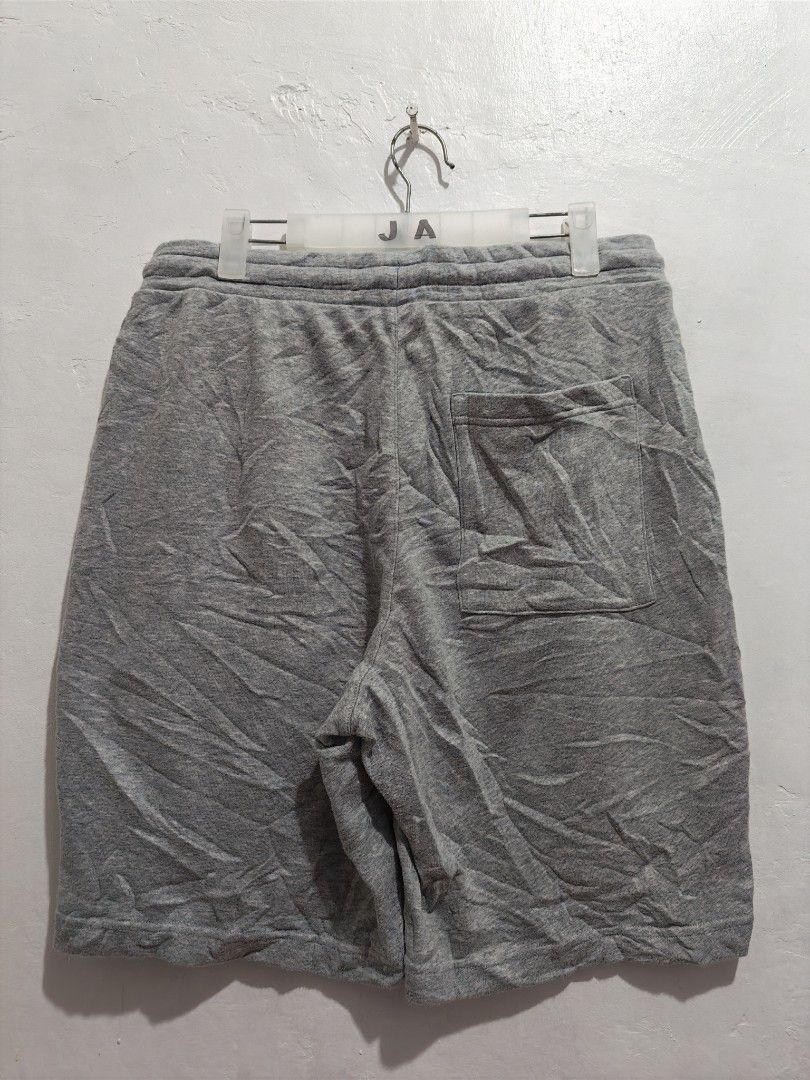 GU LIGHT GRAY SWEATSHORT (Category: Shorts) located in Pili. Submitted by janrypalmerodelima (Listing ID 1469549328, Image 2). Description: GU LIGHT GRAY SWEATSHORT DIMES: W 32-36 L 21 LO 12 CONDITION: EXCELLENT COLOR RATE: 10/10 ISSUE: NONE.