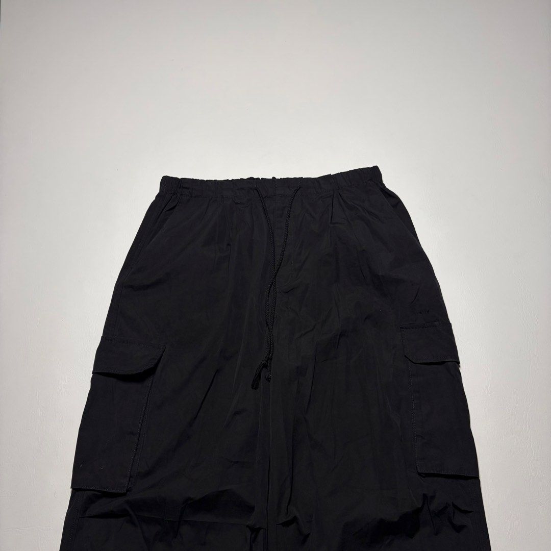 GU PARACHUTE CARGO PANTS (Category: Other Bottoms) located in Guagua. Submitted by lexithrift (Listing ID 1469473946, Image 2). Description: GU PARACHUTE CARGO PANTS SIZE XL DIMES 30-36X41 EXCELLENT CONDITION PHP 700.
