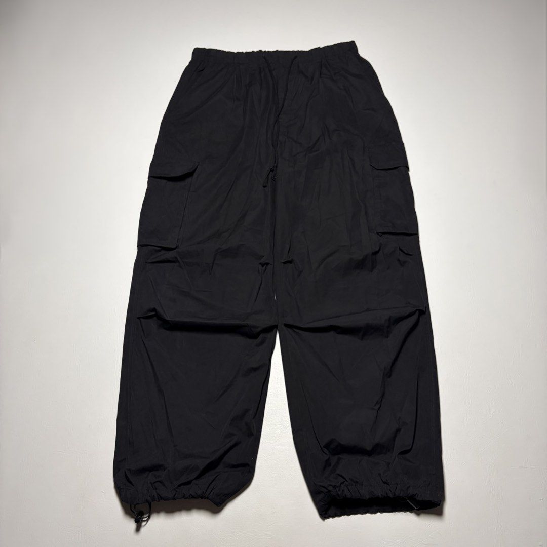 GU PARACHUTE CARGO PANTS (Category: Other Bottoms) located in Guagua. Submitted by lexithrift (Listing ID 1469473946, Image 1). Description: GU PARACHUTE CARGO PANTS SIZE XL DIMES 30-36X41 EXCELLENT CONDITION PHP 700.
